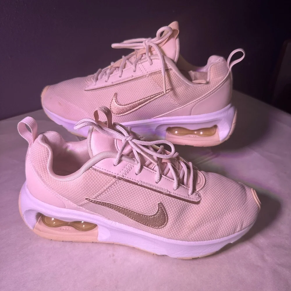 Nike Women's Beige Sneakers